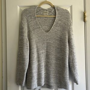 Urban Outfitters Gray V-Neck Sweater XS
